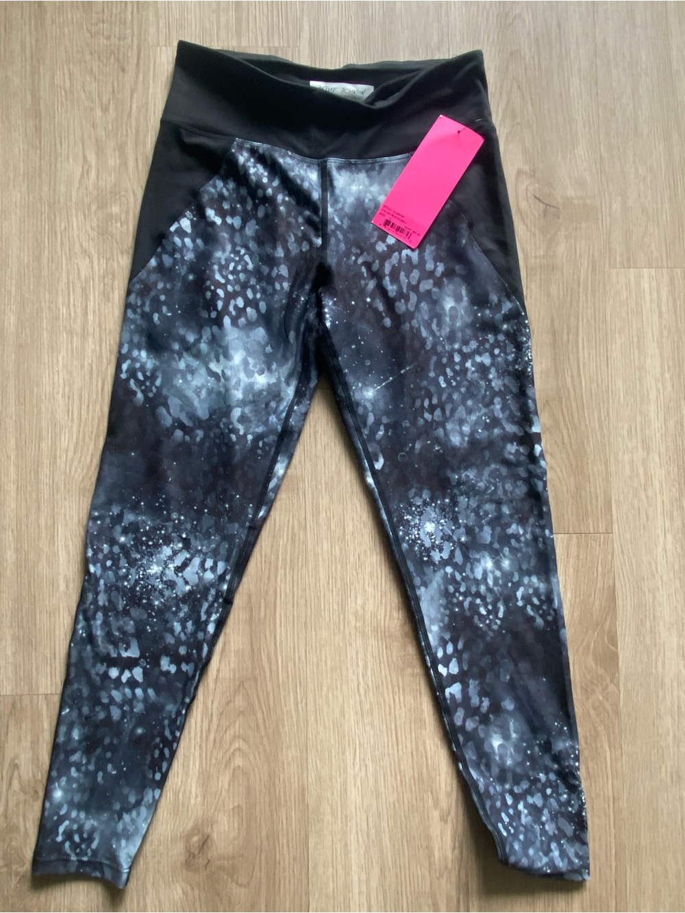 NWT - Betsey Johnson yoga Leggings in Black/Grey - Performance Bottoms